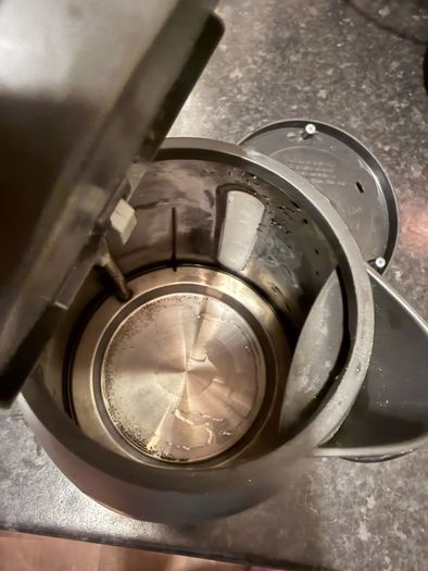 Electric kettle 1.7L, fully working