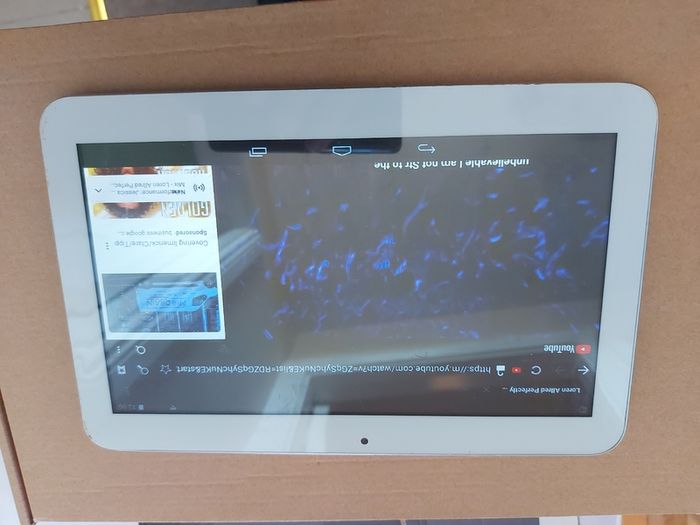 MOBICEL 10.1 inch Tablet, Model ECHO, 8GB, in excellent condition