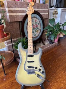 Fender Japan '70s antigua Strat reissue