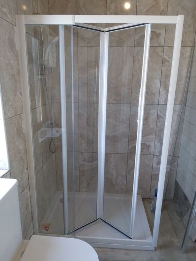 Folding Telescopic Shower Door.New