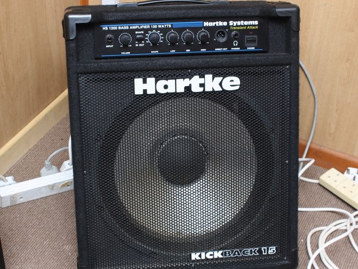 Hartke Kickback 1200 15" bass combo