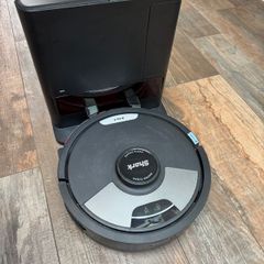Robot Vacuum - Shark Wet & Dry