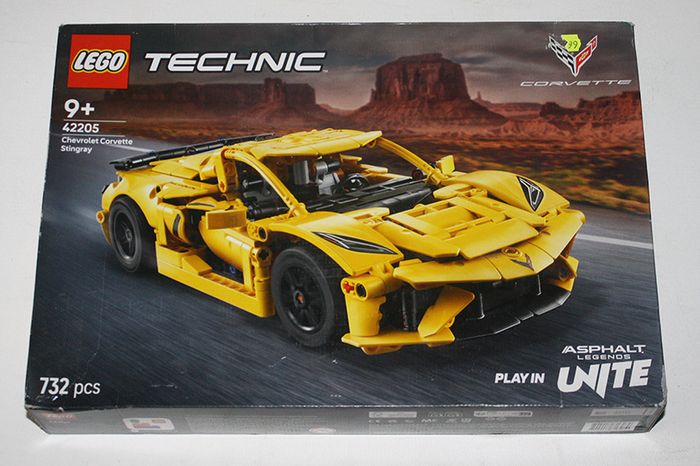 LEGO Technic Chevrolet Corvette Stingray 42205