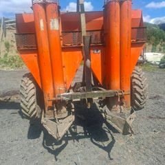 Potato planter