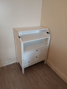 baby change table