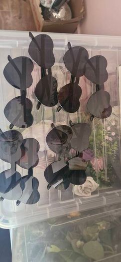 Mixed party props