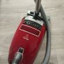 Miele vacuum cleaner Image 2