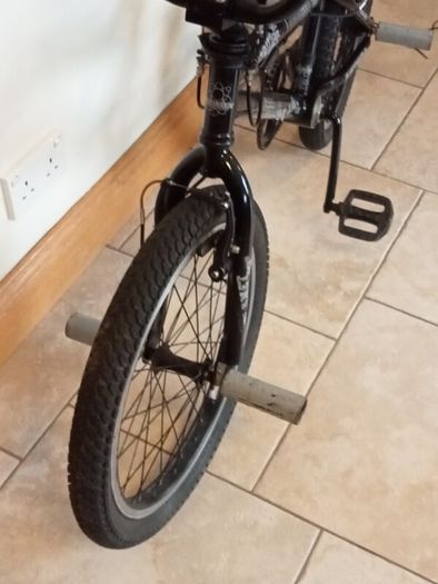 PLANET X Freestyler, with pegs Age 9/12 in great condition