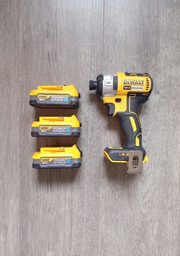 DeWalt Fast Charger (New)