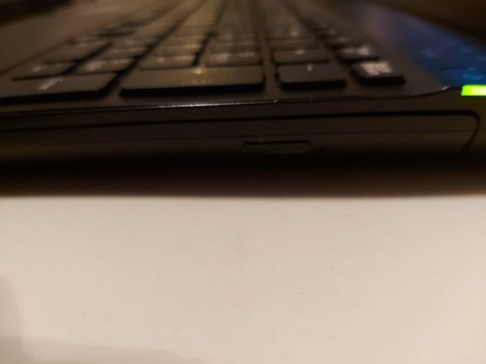 Sony Vaio Laptop, PCG-61511M, Windows 7 Professional, 32 bit, AMD Phenom II Triple Core Processor, 1.8GHz, 8GB Ram,