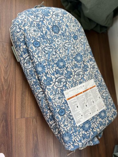 DockAtot/sleepyhead baby nest/pillow (William Morris)