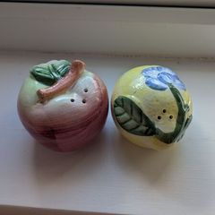 Salt and Pepper set