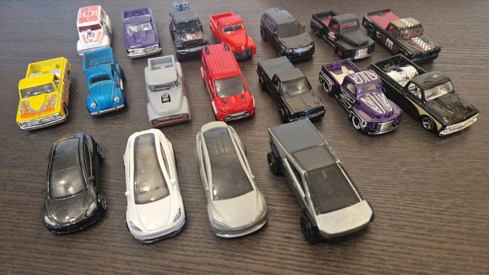 Hot Wheels Loose Bundle - Used Unboxed - Trucks/Jeeps