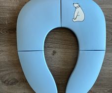 toddler toilet seat foldable and portable so can be used for travel