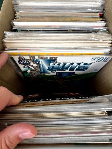 Marvel, DC & Indie Medium Comic Box w 180 comics for Sale