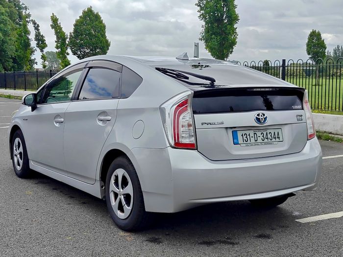 2013 Toyota Prius 1.8 Hybrid - Priced to Sell