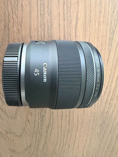 Canon RF 45 f 1.2