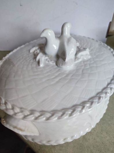 Royal Worcester Fine Porcelain Covered Casserole Dish, England