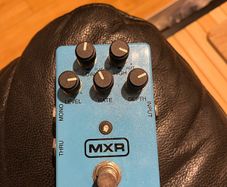 mxr analog chorus pedal