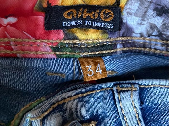 Ladies detailed design jeans