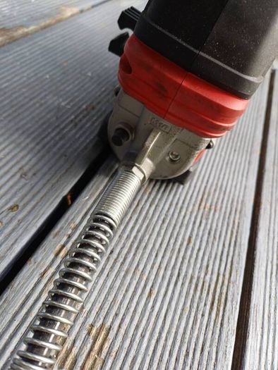 Milwaukee M18 18V Cordless Grease Gun (M18 GG) - Body Only
