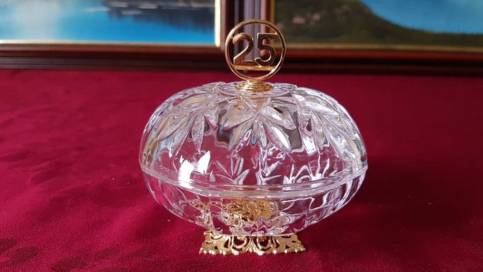 Killarney Crystal Cut Crystal Glass With Number 25 Lidded Jewelry Dish / Bowl With 22 Carat Gold Cover Handle and Footed Base Finishing Made In Ireland