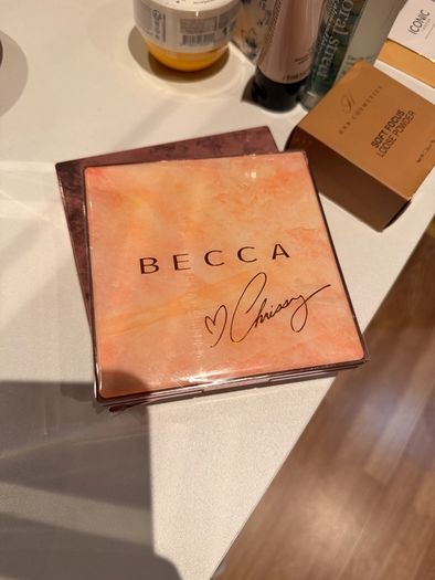 Becca x chrissy glow face palette