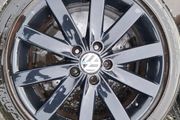 17" Genuine Vw Alloys with tyres