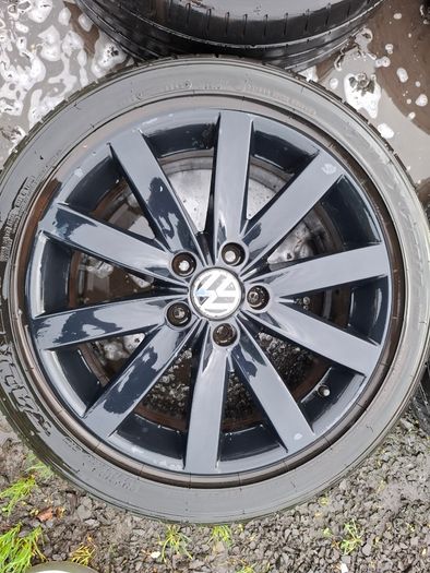 17" Genuine Vw Alloys with tyres