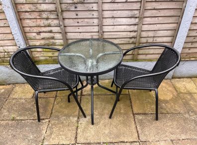 Outdoor table and chairs