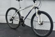 Mountain Bike Carerra Valour 27.5 Wheels