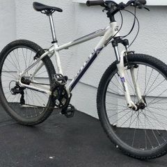 Mountain Bike Carerra Valour 27.5 Wheels