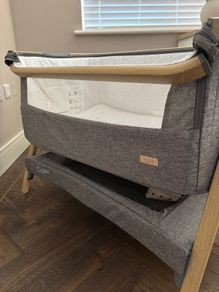 Tutti bambini crib with mattress and mattress protector