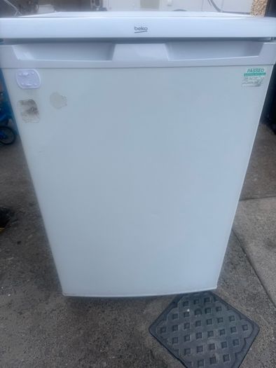 Under counter fridge