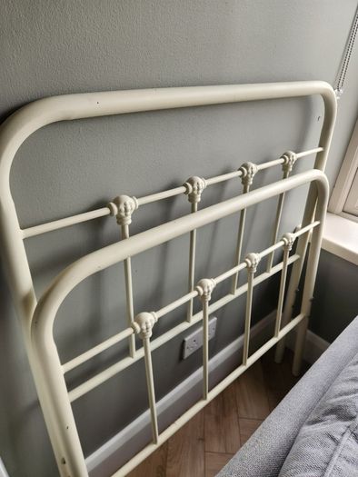 Cream metal single bed