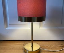 Bedside lamp - Gold with pink shade