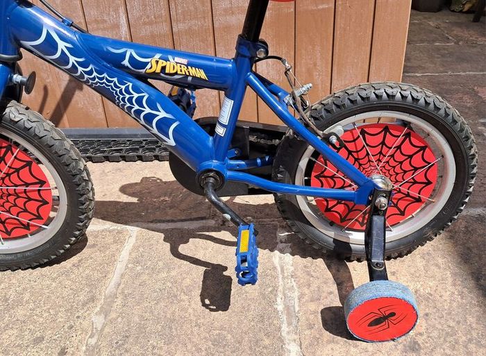 Kids Spiderman Bike 14 inch Wheels with Stabilisers