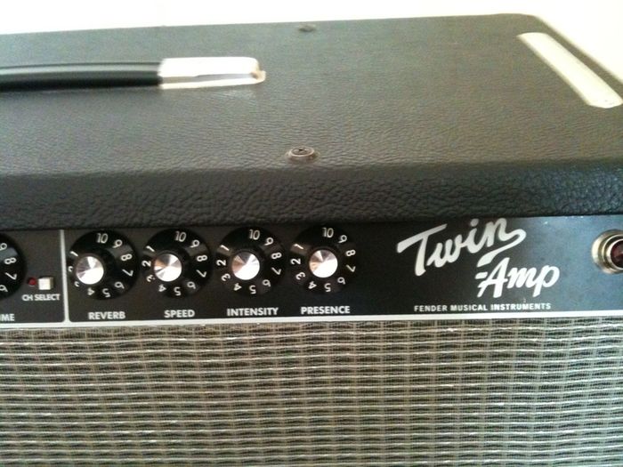 Fender Twin Amp 100-Watt All-Tube Guitar Amp