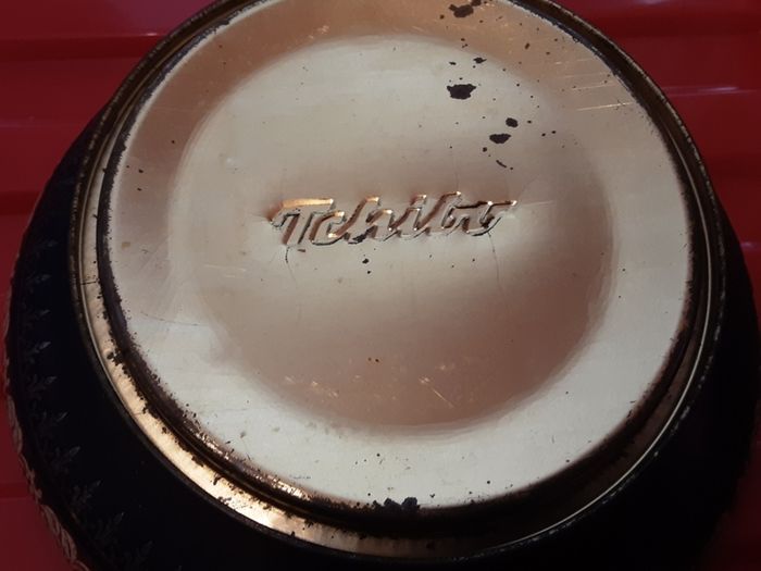 vintage collectable round TCHITV tin