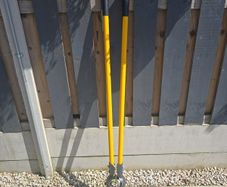 Roughneck Fibreglass Post-Hole Digger