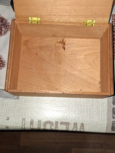 Old Empty Wooden Cigar Box for El Trovador Cigars Made In Jamaica, Postage Available or Collection,