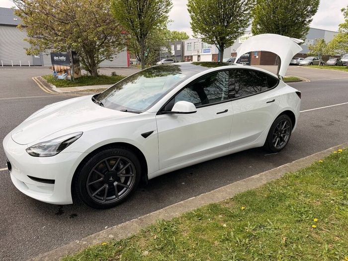 Tesla Model 3 2022