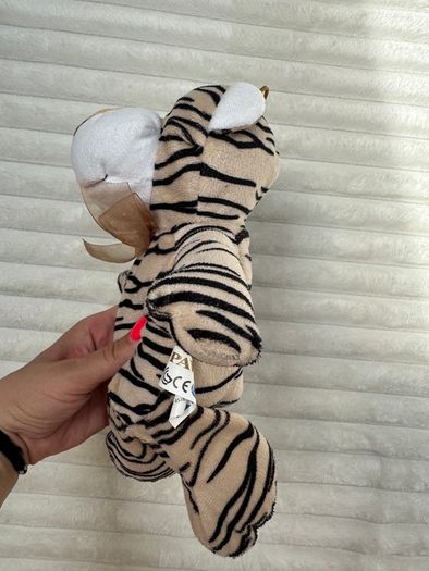 Paws Tiger Plush Approx 30 cm. Used PLease see pictures