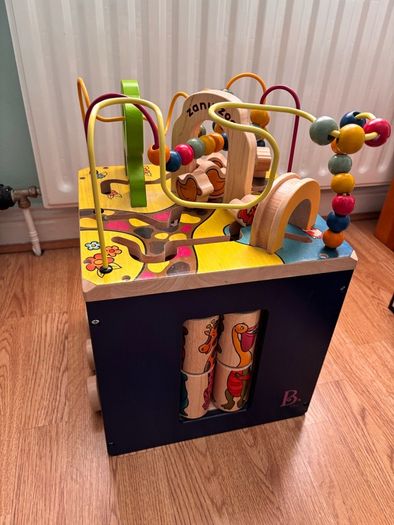 Zany Zoo Activity Cube