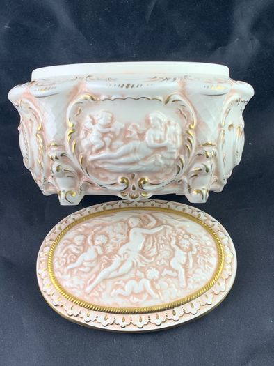 Vintage porcelain bowl with Cherubs