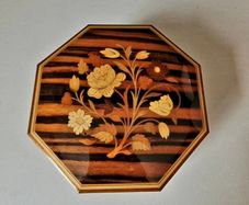 Vintage italian musical jewellery box