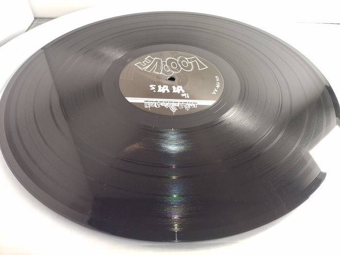 The Ya Ya's - Looove - Ariola Records - AKA Caveman! ORIGINAL 1992 PRESSING! Condition: MINT! Brand SPANKING New!