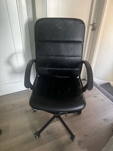 black office computer chair