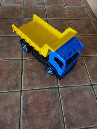 Truck large extra extra large!!