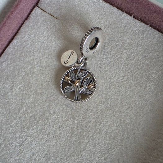 andora family tree charm/pendant two tone gold very good condition